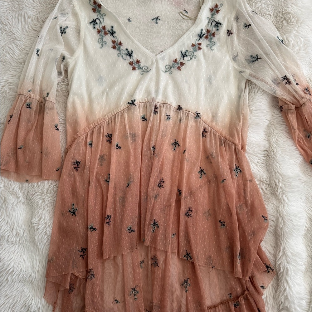Gimmicks by BKE Ivory Mesh Blouse